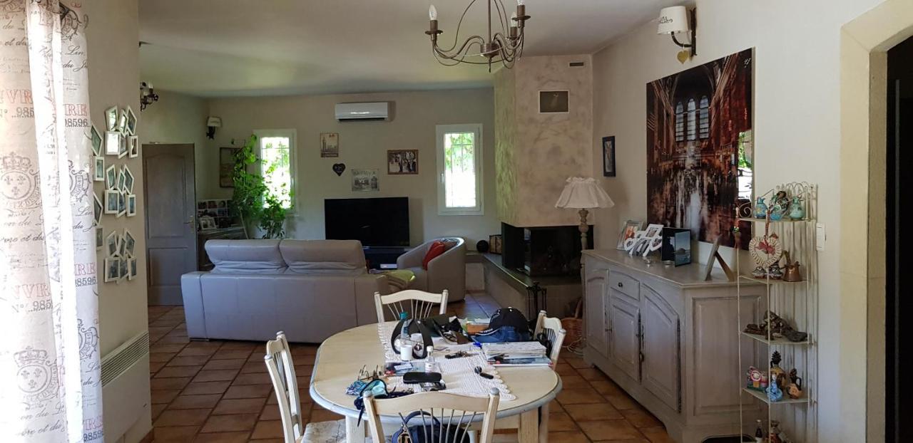 Fenetre Sur Les Alpilles Bed & Breakfast Saint-Martin-de-Crau Eksteriør bilde