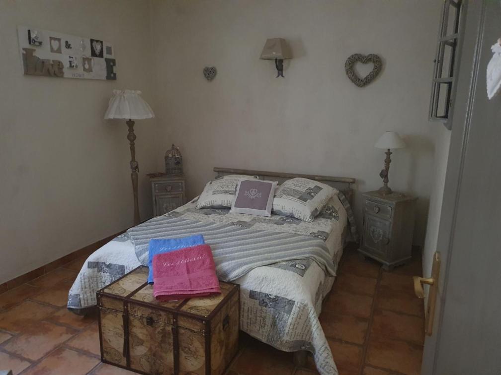 Fenetre Sur Les Alpilles Bed & Breakfast Saint-Martin-de-Crau Eksteriør bilde