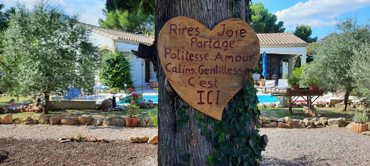 Fenetre Sur Les Alpilles Bed & Breakfast Saint-Martin-de-Crau Eksteriør bilde