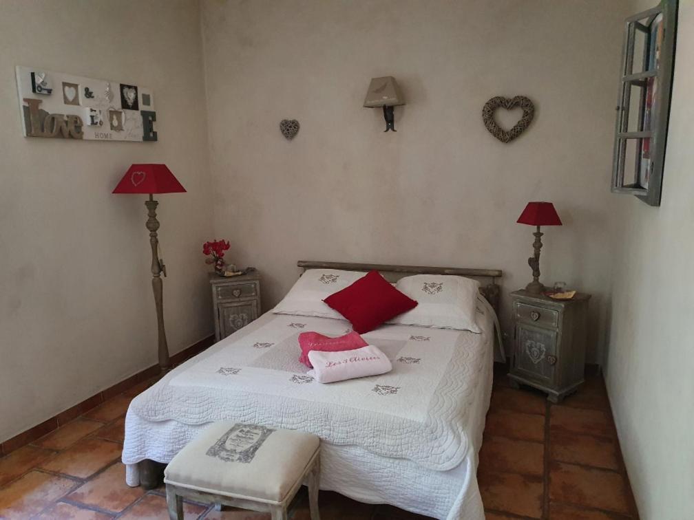 Fenetre Sur Les Alpilles Bed & Breakfast Saint-Martin-de-Crau Eksteriør bilde