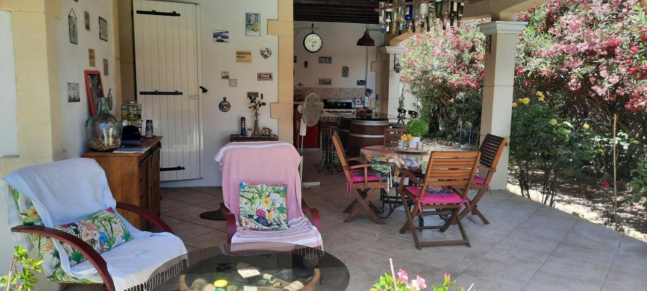 Fenetre Sur Les Alpilles Bed & Breakfast Saint-Martin-de-Crau Eksteriør bilde