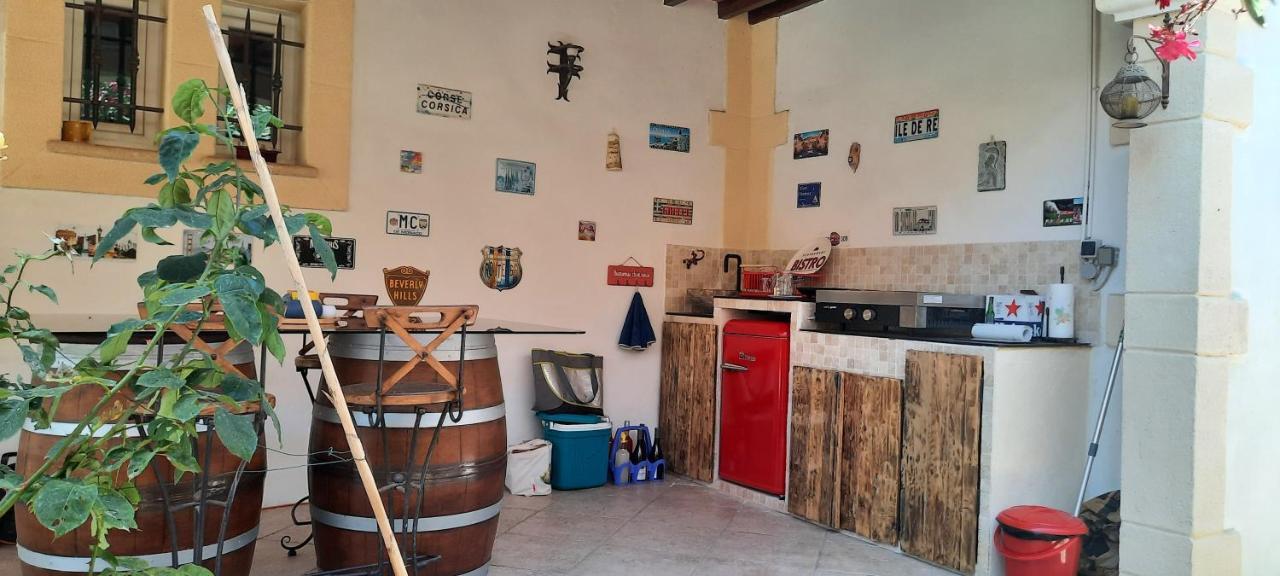 Fenetre Sur Les Alpilles Bed & Breakfast Saint-Martin-de-Crau Eksteriør bilde