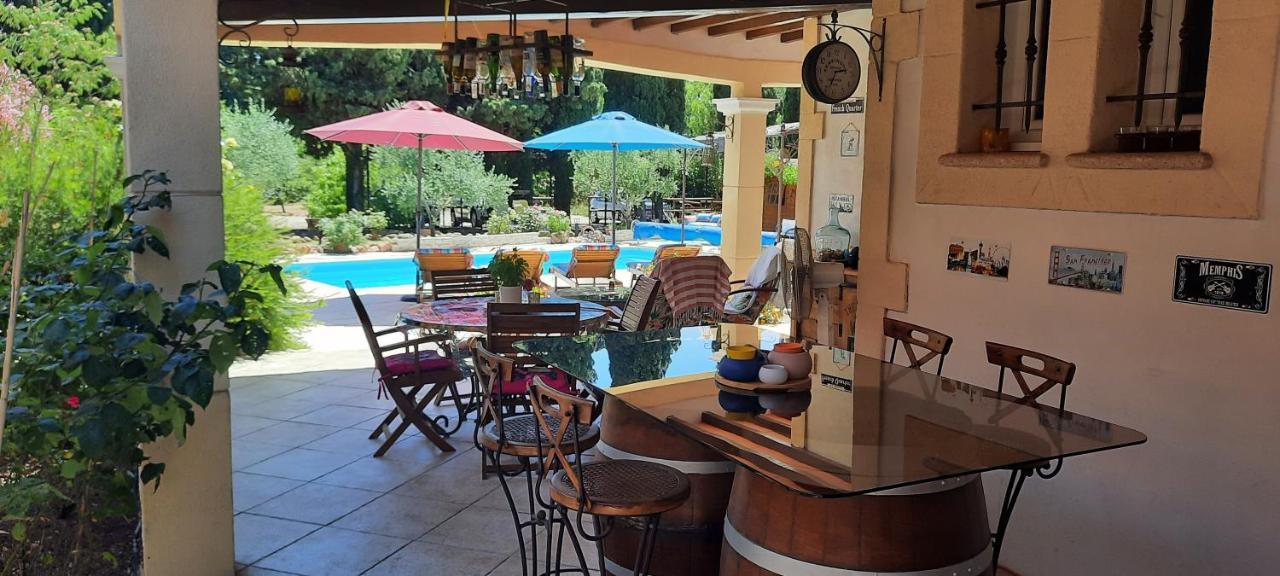 Fenetre Sur Les Alpilles Bed & Breakfast Saint-Martin-de-Crau Eksteriør bilde